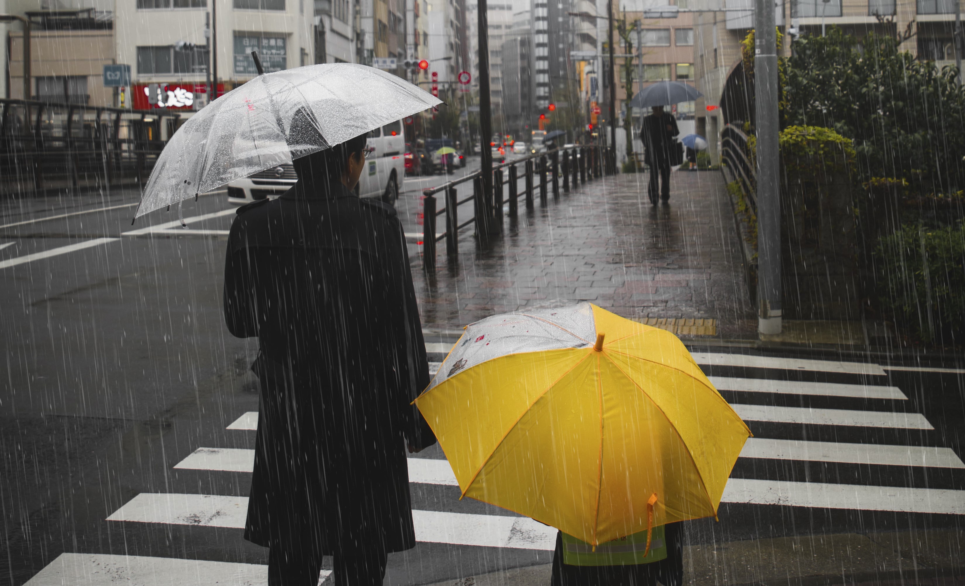 今年7月凱米颱風侵台，各縣市分別停班2至3日，請問貴公司在這段期間是否也停止上班？是否給薪？